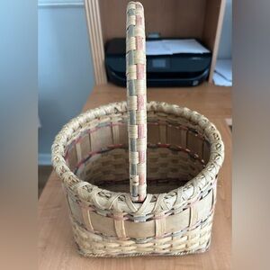Basket handmade 1993 weaved handle farmhouse country